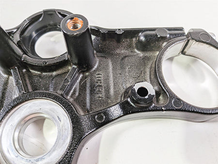 2025 Yamaha YZF R7 Black Upper Triple Tree Steering Clamp BEB-23435-01-00 {{ shop.shopifyCountryName }} - Mototech271