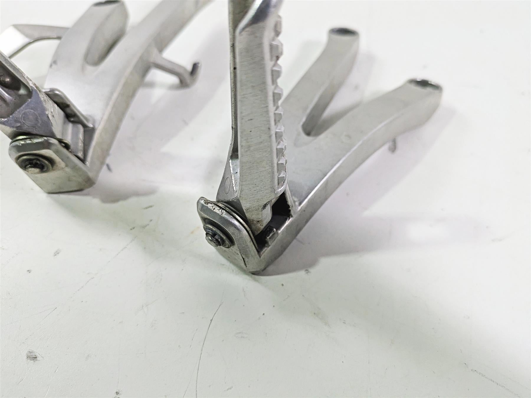 2017 Honda CBR600RR Rear Passenger Footpeg Set 50750-MFJ-D00 50760-MFJ-D00 {{ shop.shopifyCountryName }} - Mototech271