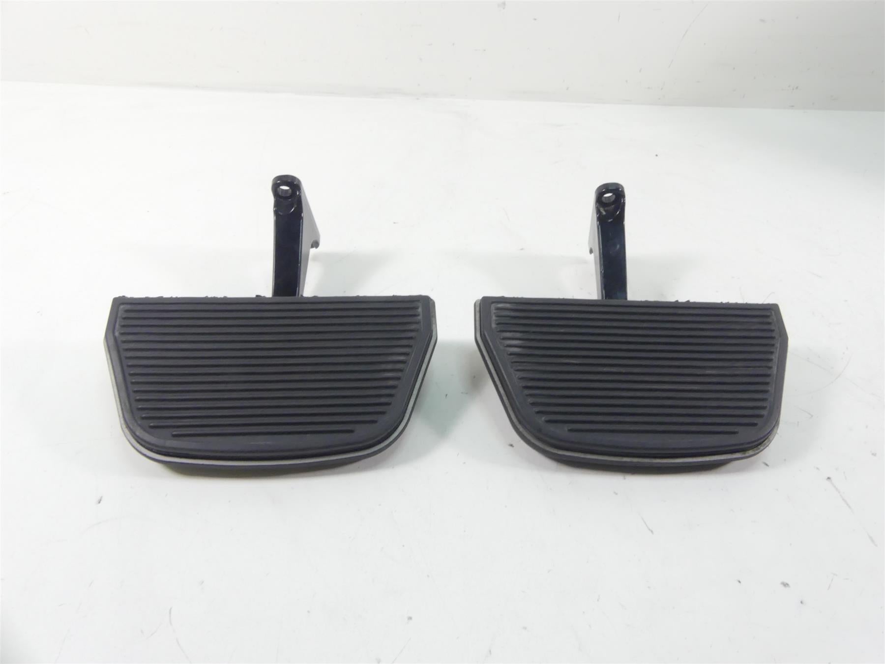2014 Harley Touring FLHTK Electra Glide Rear Passenger Floor Board Set 52719-10 | Mototech271