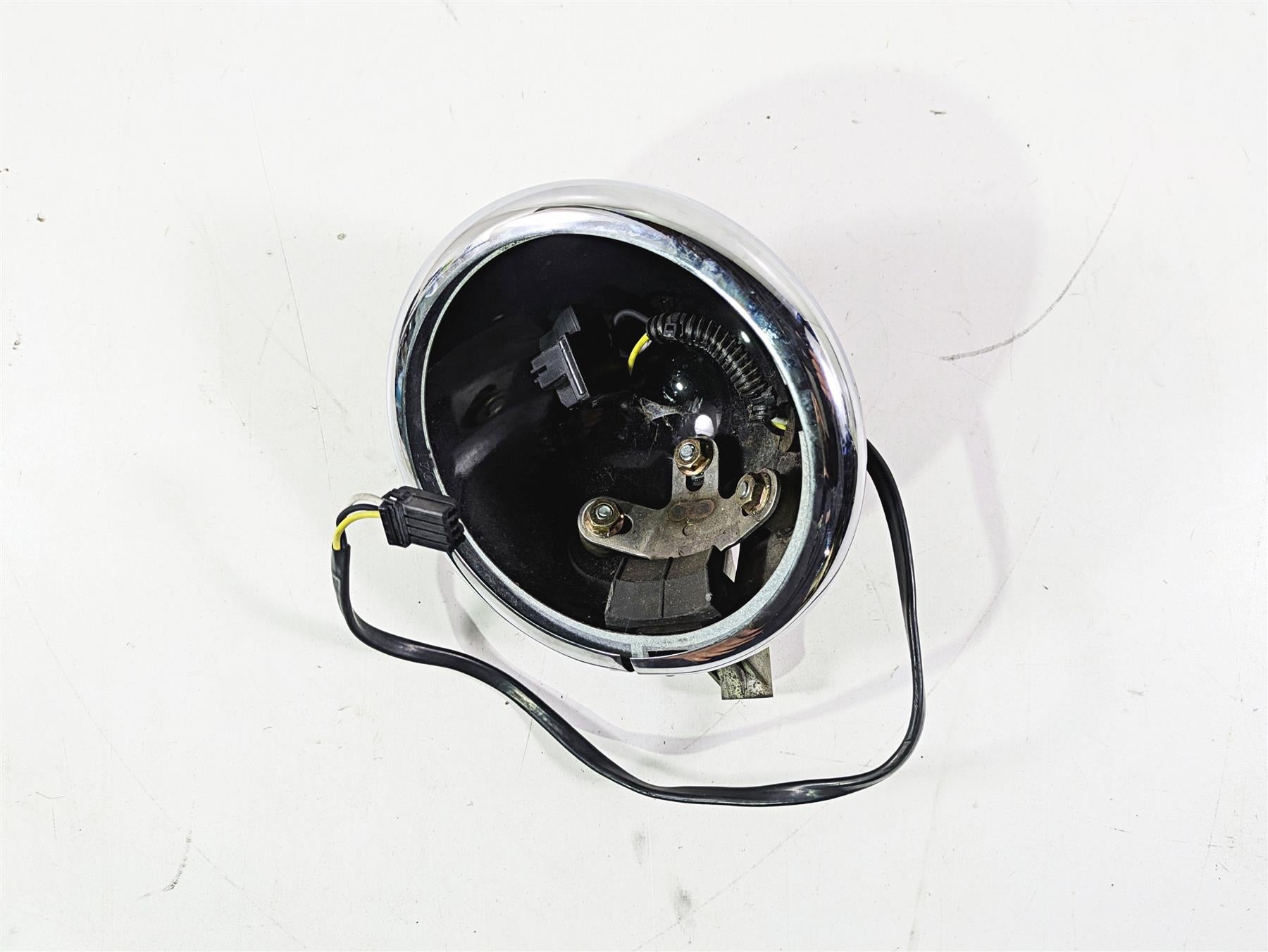 2008 Harley FLSTSB Cross Bones Headlight Head Light Bucket 5-3/4 69923-08 {{ shop.shopifyCountryName }} - Mototech271
