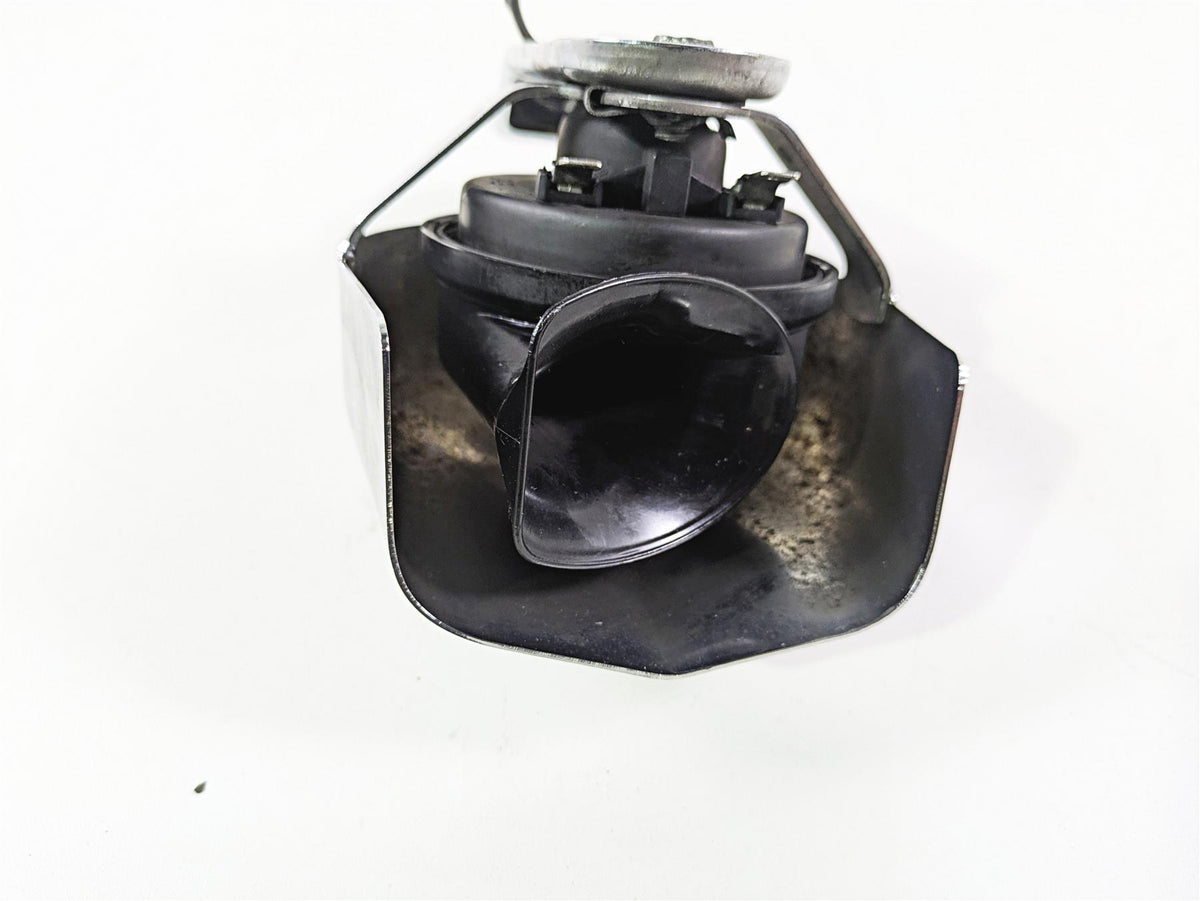 2004 Harley Softail FXSTDI Deuce Horn & Chrome Cover 61300478A 69060-90H {{ shop.shopifyCountryName }} - Mototech271