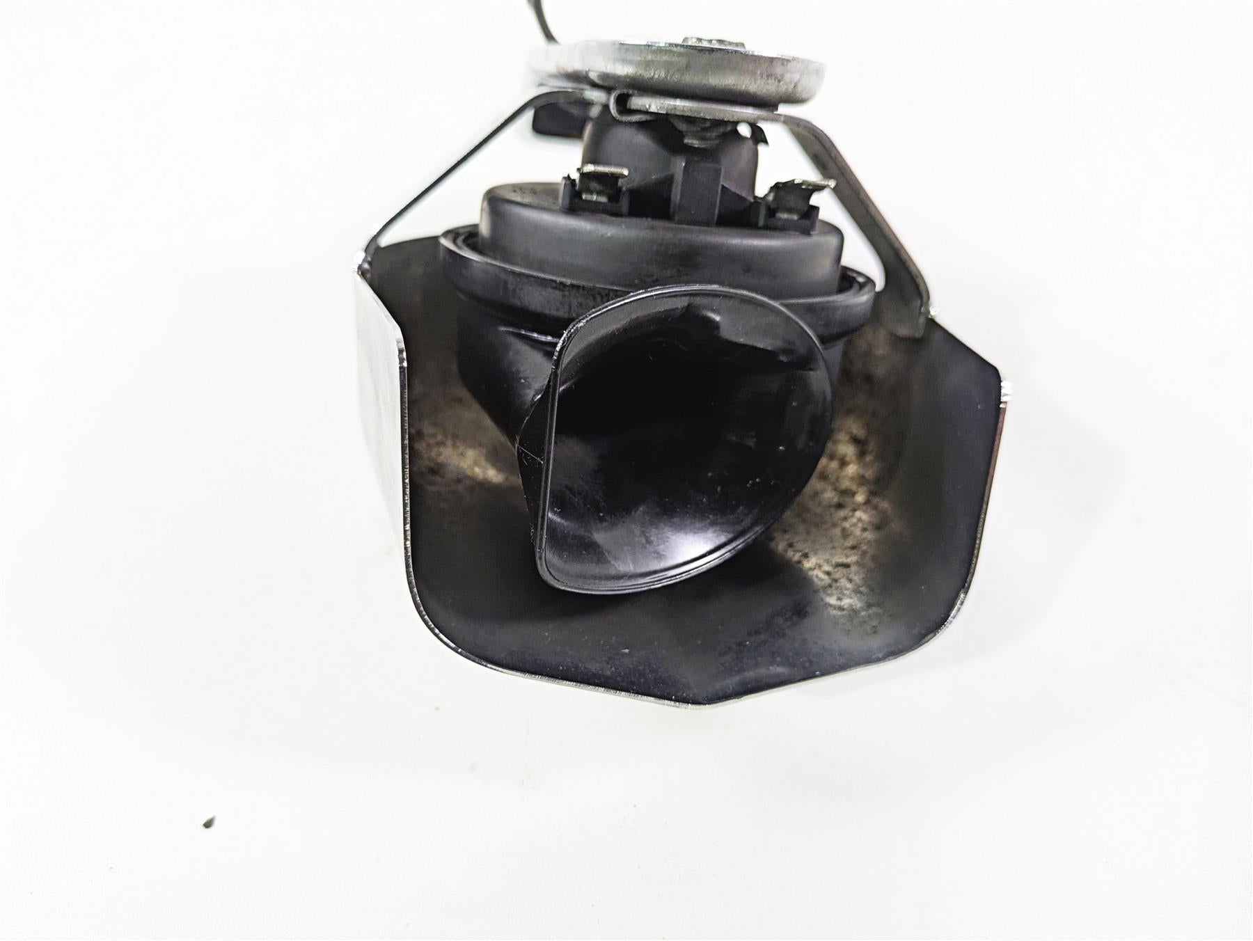 2004 Harley Softail FXSTDI Deuce Horn & Chrome Cover 61300478A 69060-90H {{ shop.shopifyCountryName }} - Mototech271