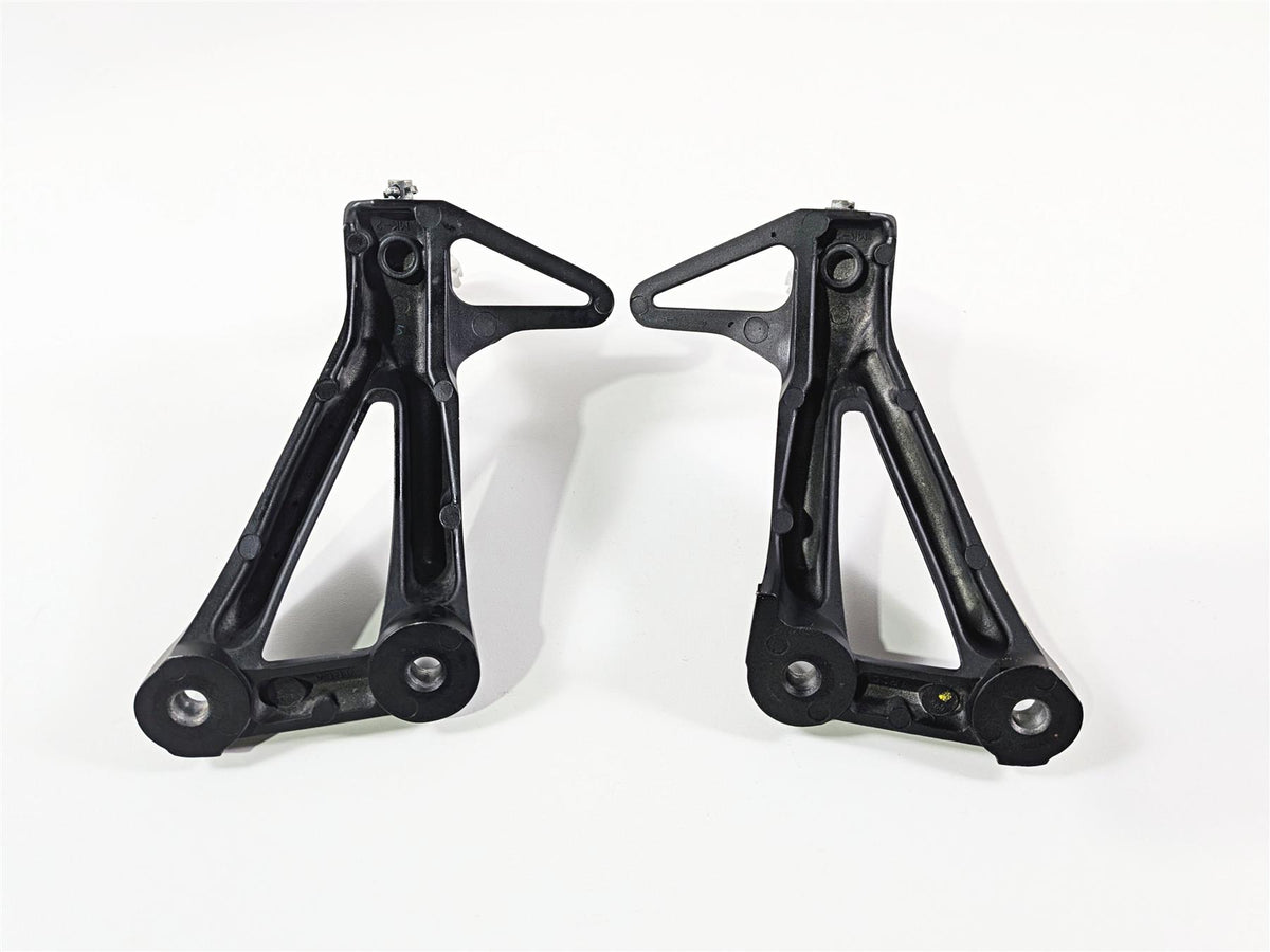 2023 Yamaha MT10 MTN1000 Rear Passenger Footpeg Rest Set 1RC-2741L-01-00 {{ shop.shopifyCountryName }} - Mototech271