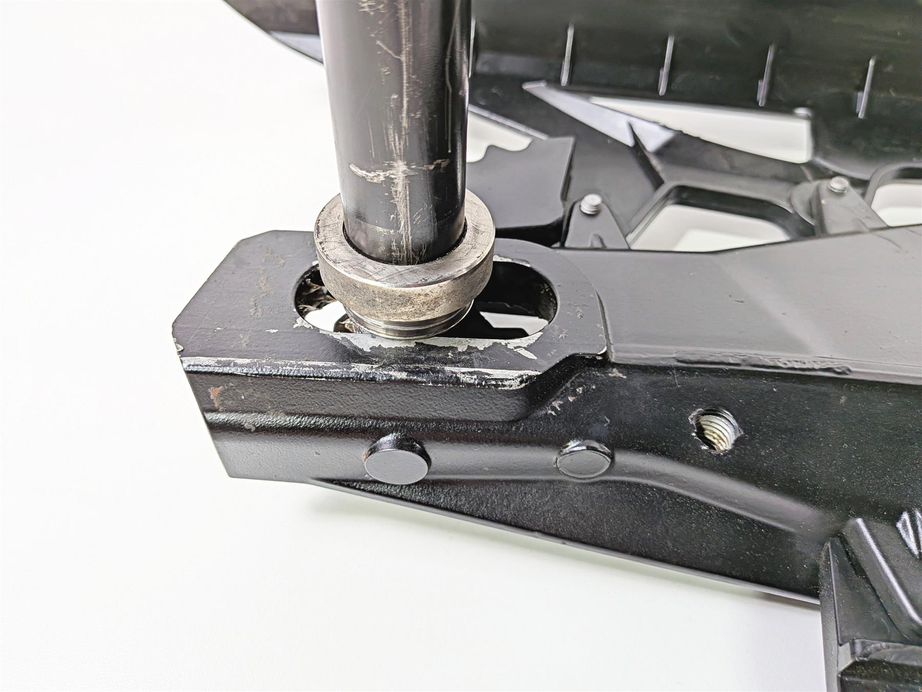 2016 KTM 1290 Super Adventure Swingarm Swing Arm & Axle 6040403004433 {{ shop.shopifyCountryName }} - Mototech271