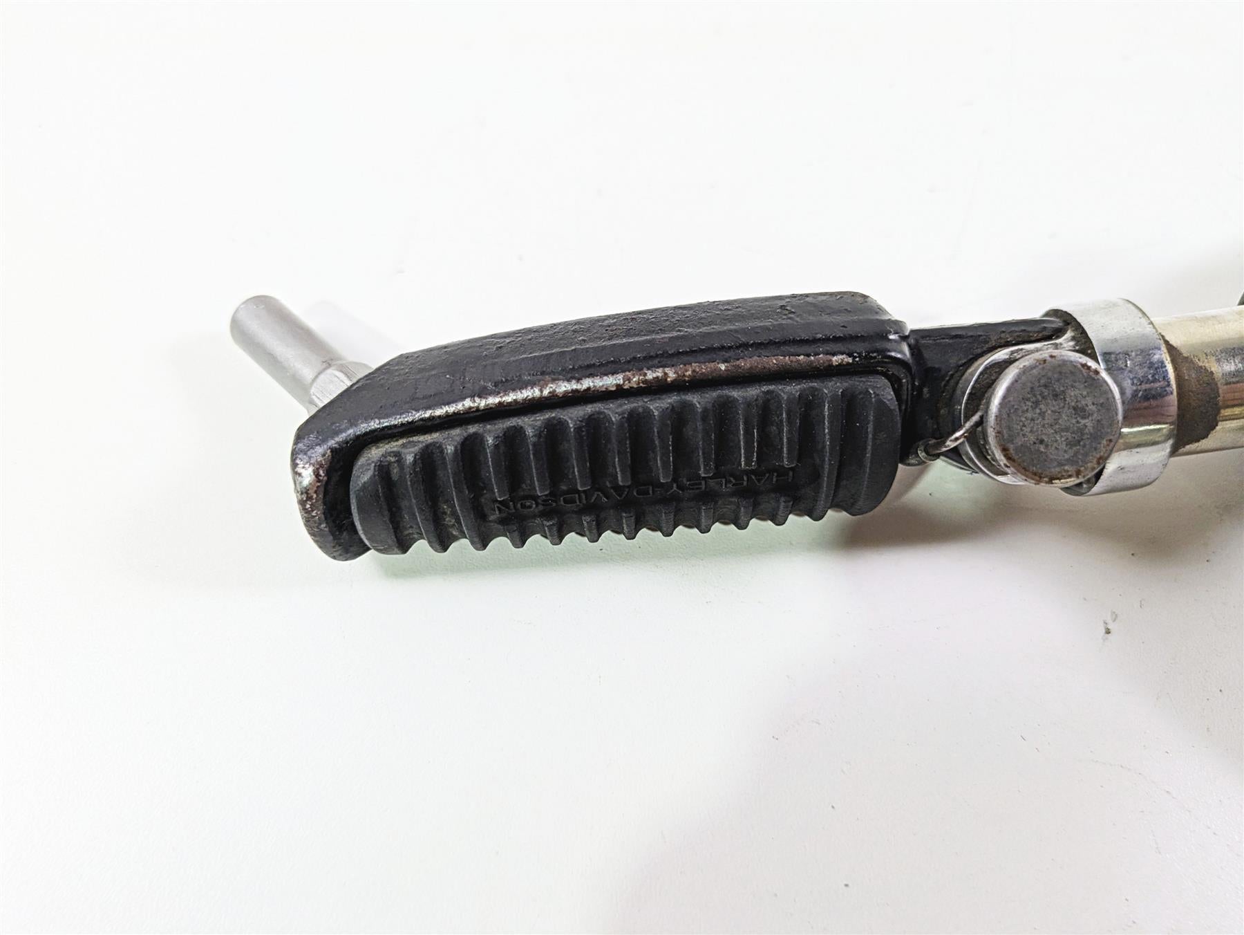 2009 Harley XR1200 Sportster Left Footpeg Foot Peg & Mount 51044-08 {{ shop.shopifyCountryName }} - Mototech271