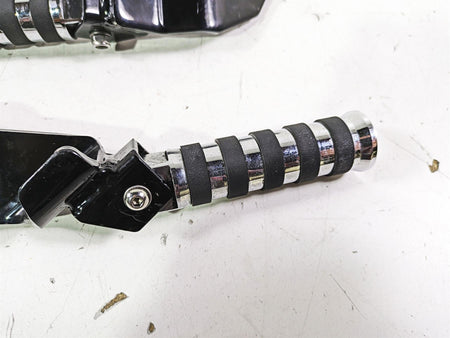 2002 Honda VTX1800 Retro Rear Passenger Footpeg Set 50680-MCV-000 50685-MCV-000 {{ shop.shopifyCountryName }} - Mototech271