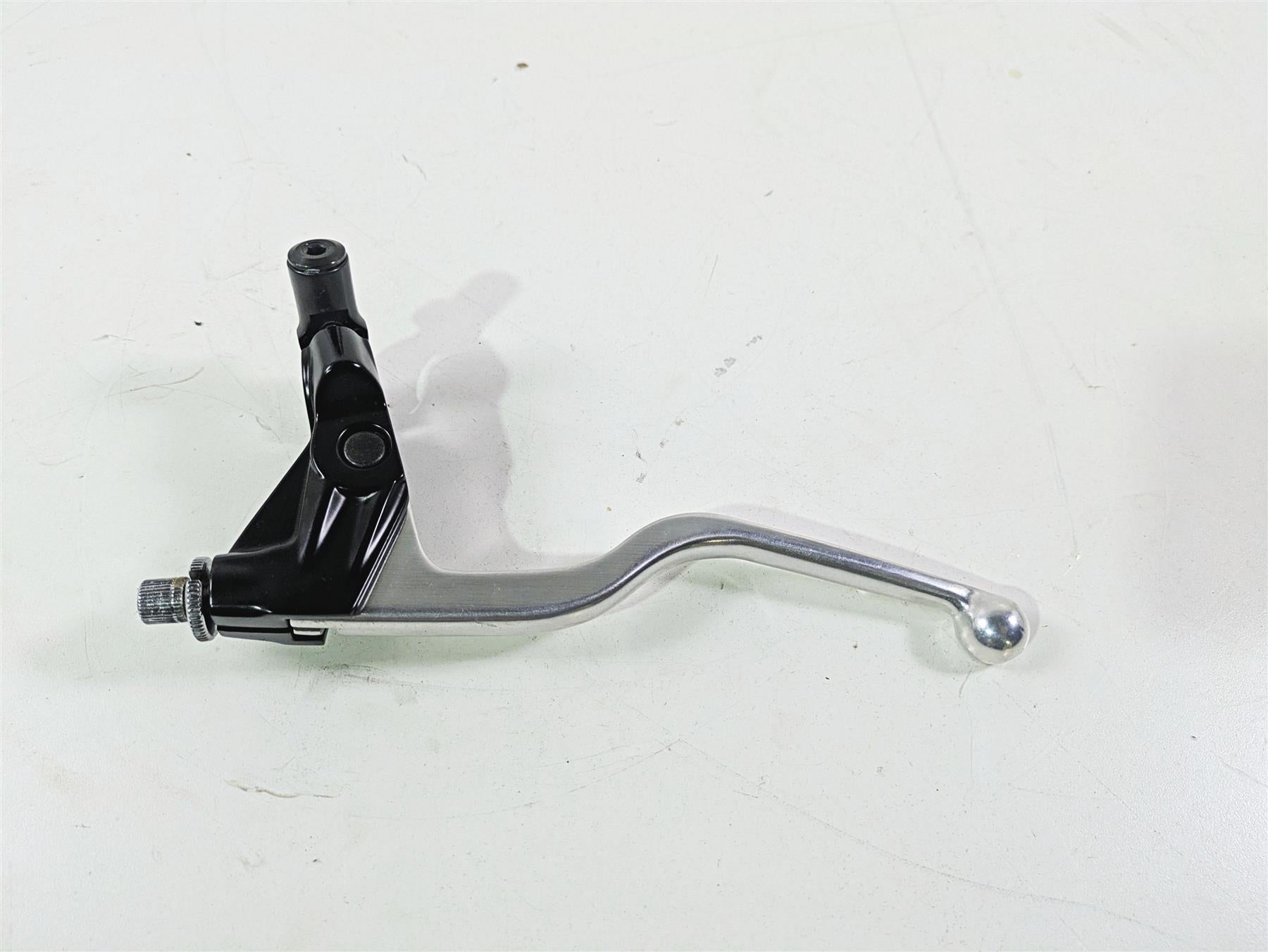 2024 Triumph Street Triple 765 R Clutch Perch & Lever T2043872 {{ shop.shopifyCountryName }} - Mototech271