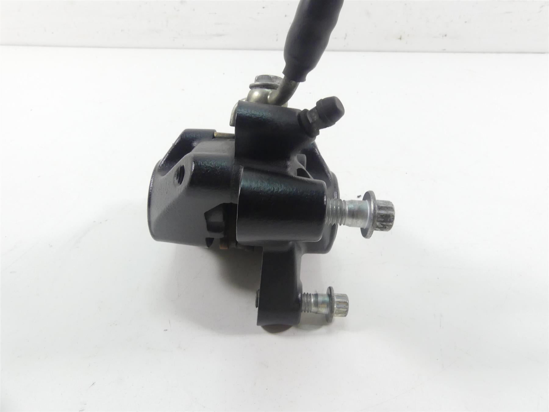 2022 Harley Softail FXBBS Street Bob Front Brake Caliper + Line 41300095 {{ shop.shopifyCountryName }} - Mototech271