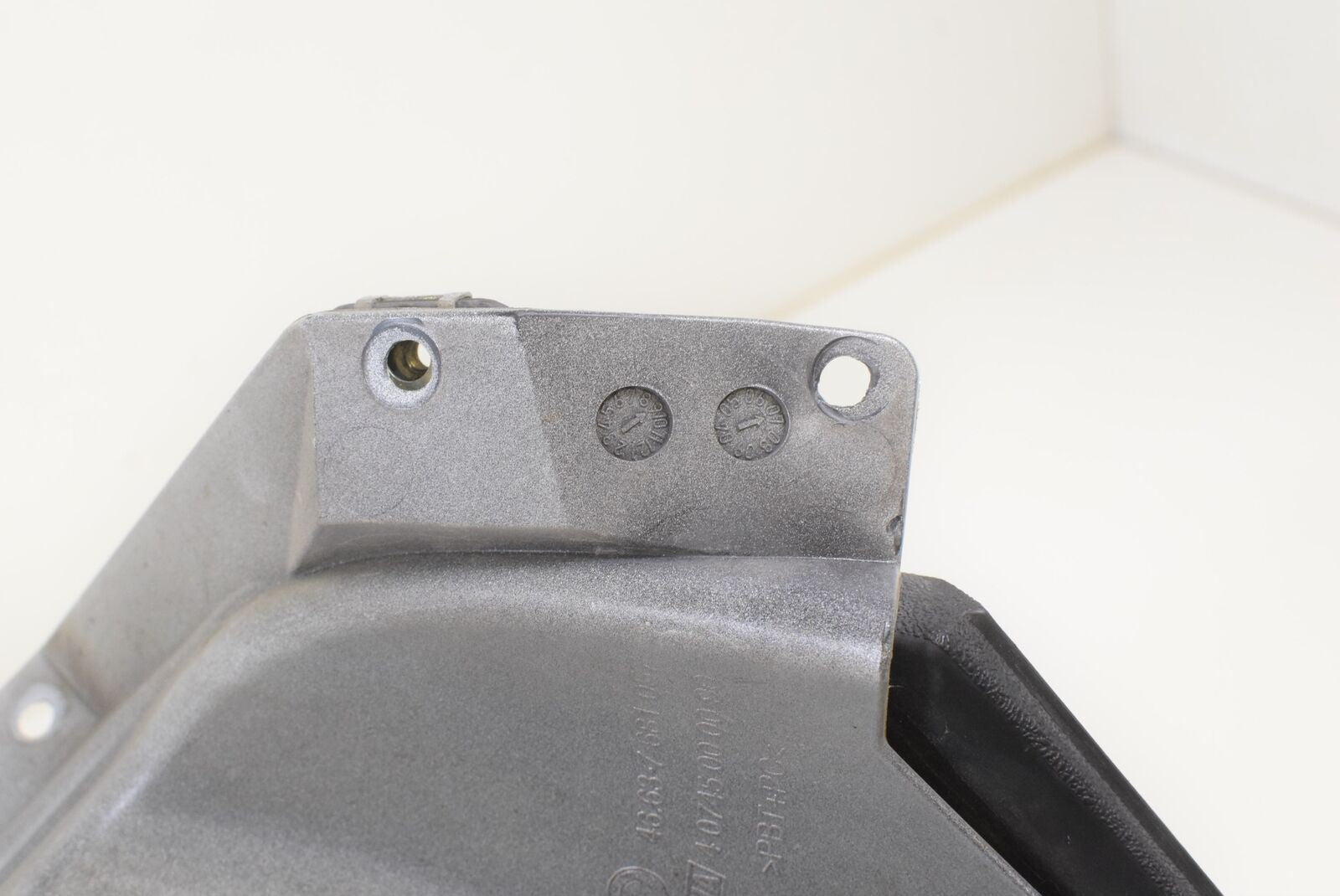 2008 BMW R1200RT R1200 RT K26 Left Main Tank Fairing Cover Cowl 46637681057 {{ shop.shopifyCountryName }} - Mototech271