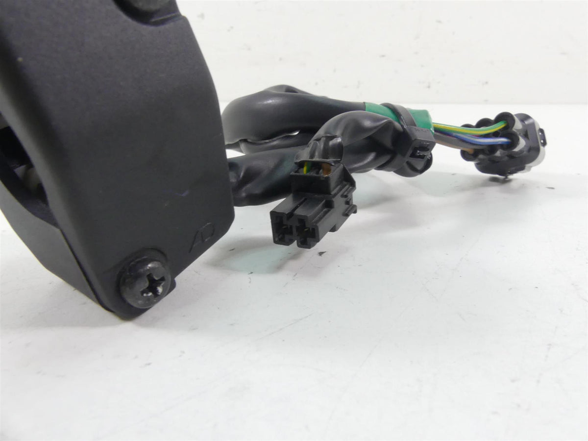 2013 Kawasaki ZX636 ZX6R Ninja Right Hand Start Stop Control Switch 46091-0261 {{ shop.shopifyCountryName }} - Mototech271