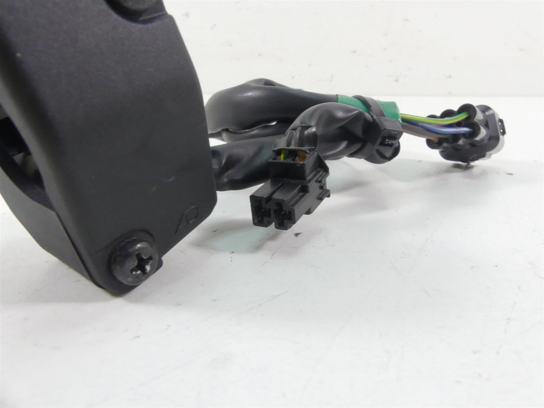 2013 Kawasaki ZX636 ZX6R Ninja Right Hand Start Stop Control Switch 46091-0261 {{ shop.shopifyCountryName }} - Mototech271
