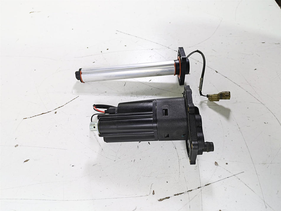 2017 Ducati Monster 1200 S Fuel Gas Petrol Pump & Sender 16024181A 59210251B {{ shop.shopifyCountryName }} - Mototech271