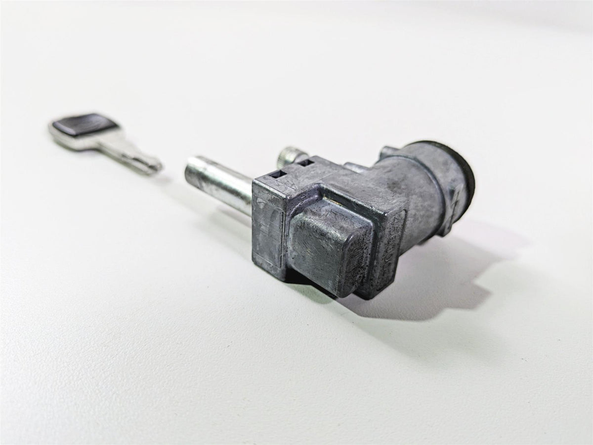 2019 Harley Softail FXDR 114 Steering Fork Lock & Key Set 45600049 {{ shop.shopifyCountryName }} - Mototech271