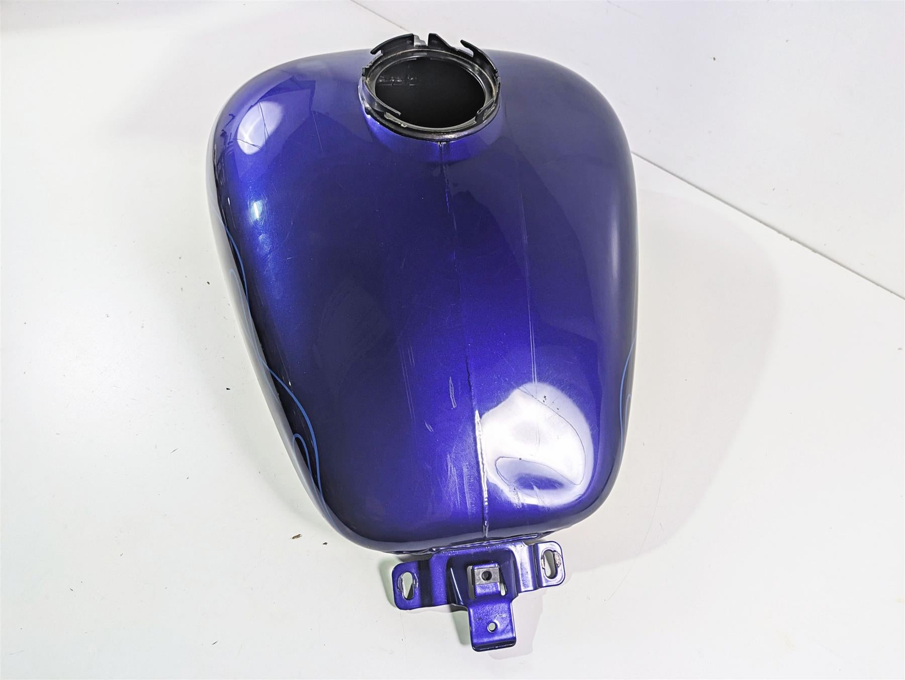 2010 Harley Touring FLHXSE CVO Street Glide Fuel Gas Petrol Tank - Read 61356-08 {{ shop.shopifyCountryName }} - Mototech271