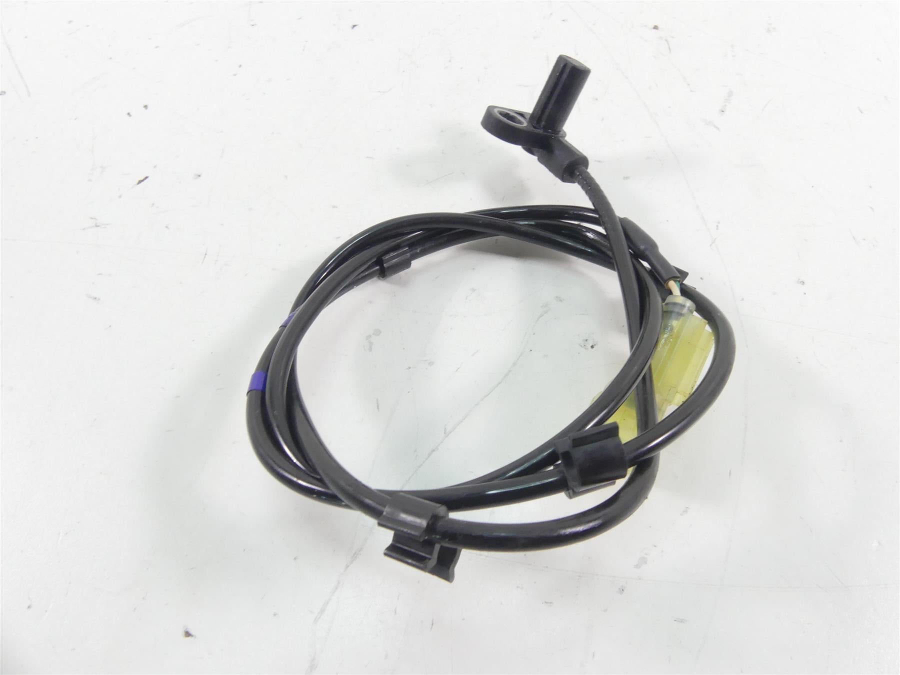 2017 Triumph Thruxton 1200R Front Abs Brake Wheel Speed Sensor T2021672 {{ shop.shopifyCountryName }} - Mototech271