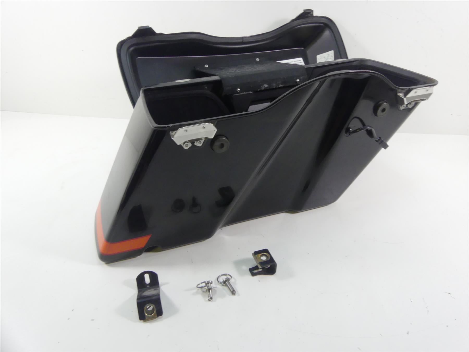 2007 Harley FLHTCU SE CVO Electra Glide Left Saddlebag Saddle Bag 88275-07 {{ shop.shopifyCountryName }} - Mototech271