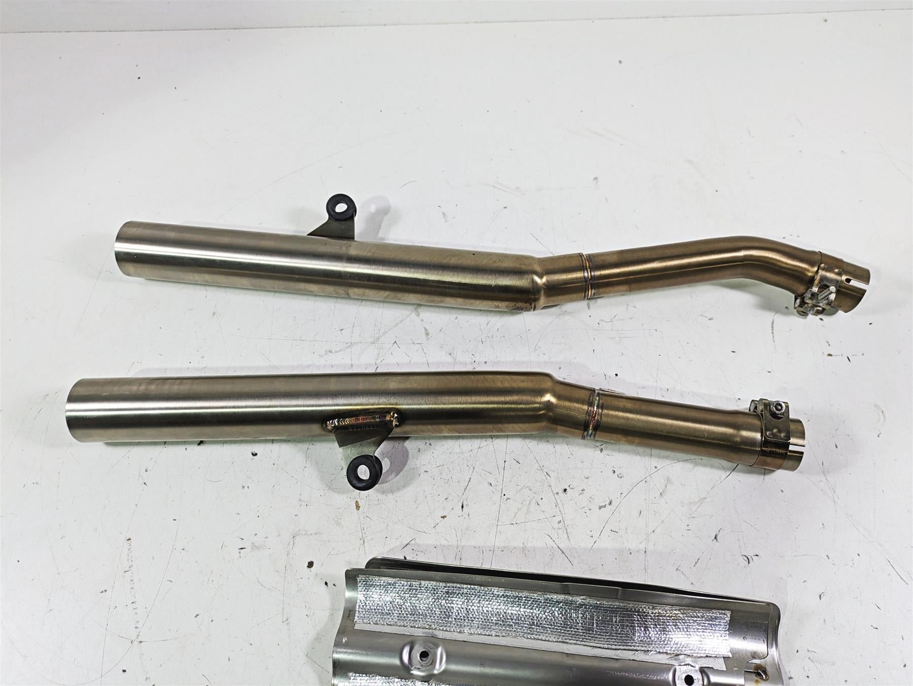 2020 Triumph Street Scrambler 900 British Customs Shotgun Pipes BC902-029-BR {{ shop.shopifyCountryName }} - Mototech271