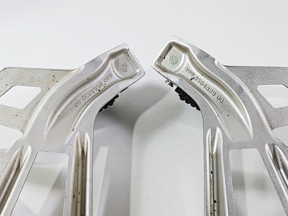 2023 BMW F850GS K81 Rear Passenger Foot Peg Rest Set 46718564829 46718564830 {{ shop.shopifyCountryName }} - Mototech271