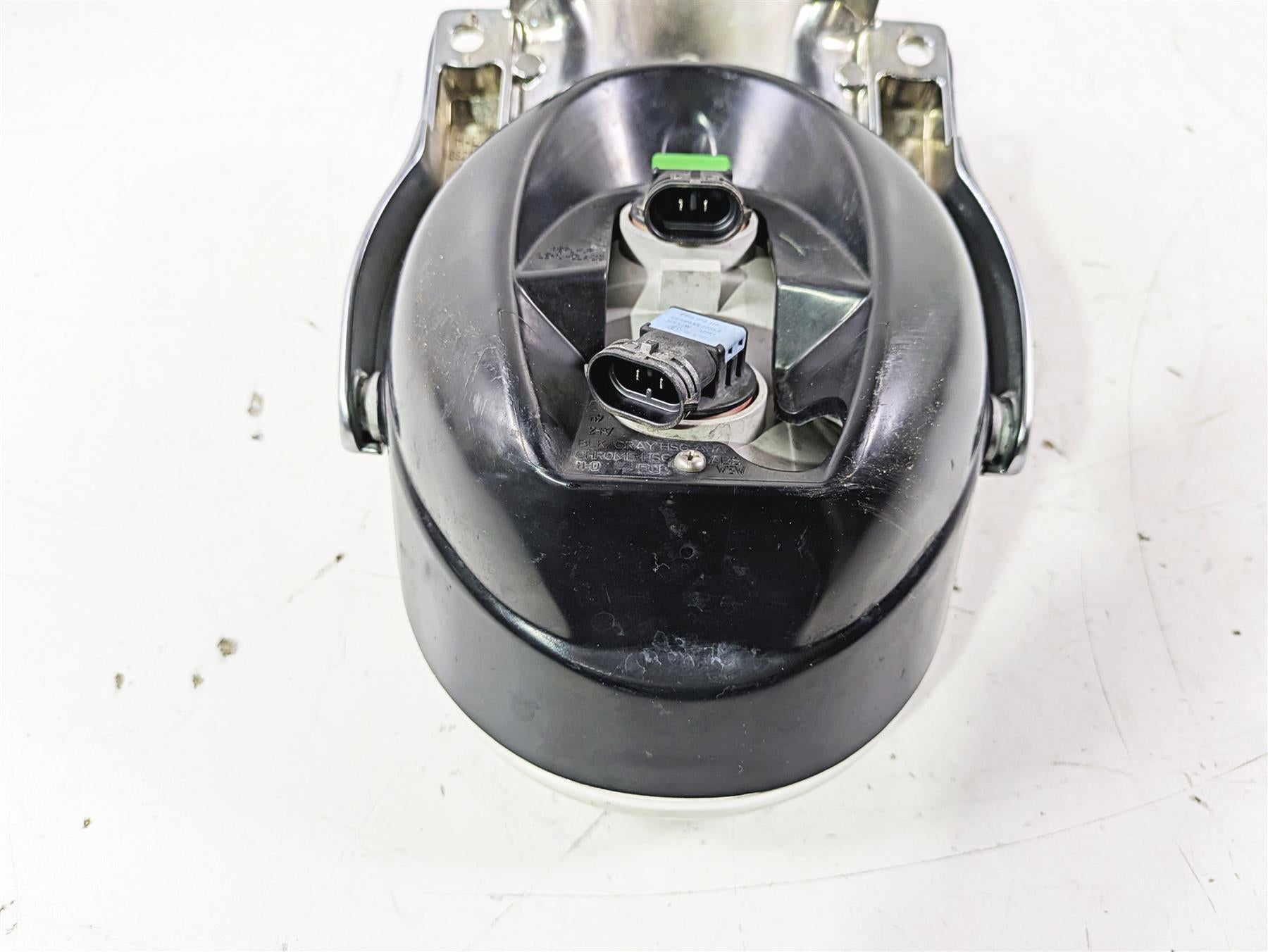2012 Harley VRSCF Muscle V Rod Headlight Head Light Lamp 69873-07B 68228-09 {{ shop.shopifyCountryName }} - Mototech271