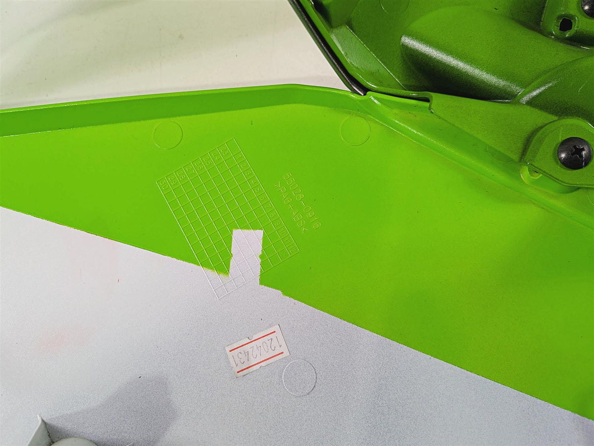 2024 Kawasaki EX500 Ninja 40th An. Left Side Main Cover Fairing 55061-5200 {{ shop.shopifyCountryName }} - Mototech271
