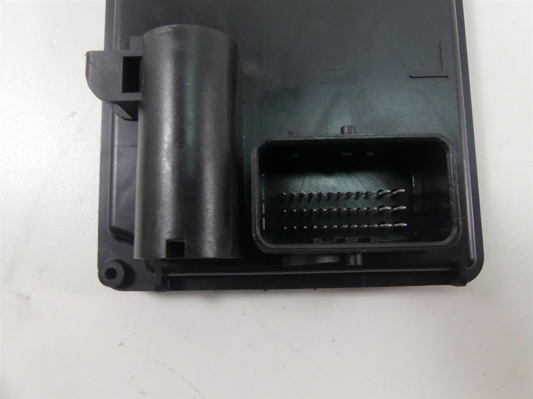 2017 Harley FLS Softail Slim Bcm Body Control Module Base Y-Axis 41000348A {{ shop.shopifyCountryName }} - Mototech271