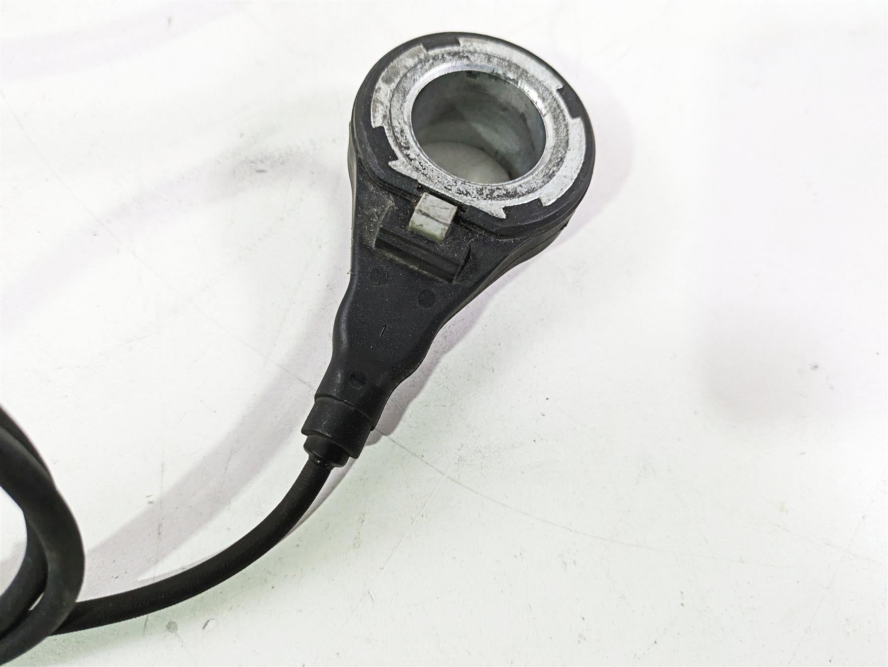 2011 Harley Touring FLHTCUSE CVO E-Glide Abs Brake Wheel Speed Sensors 40614-08 {{ shop.shopifyCountryName }} - Mototech271