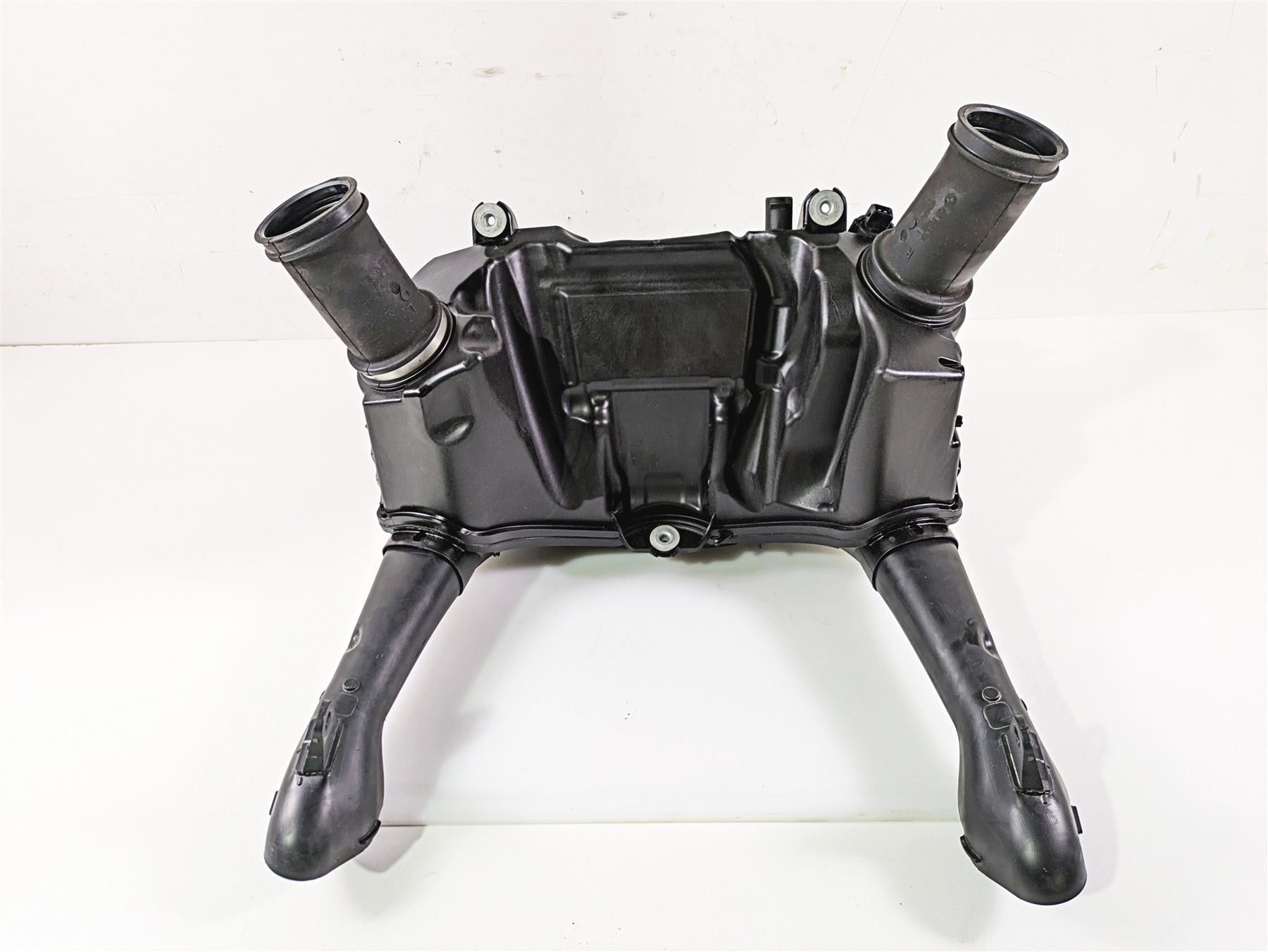 2019 BMW R1250RT K52 Airbox Air Box Cleaner Breather Filter 13718567190 {{ shop.shopifyCountryName }} - Mototech271