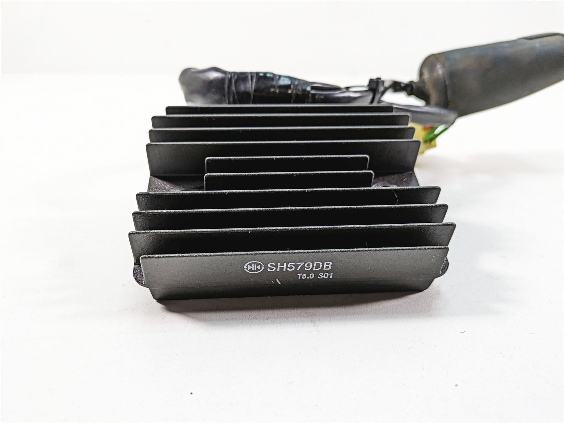2006 Honda V-Twin VTX1300 R Rectifier Voltage Regulator SH579DB 31600-MEA-741 {{ shop.shopifyCountryName }} - Mototech271