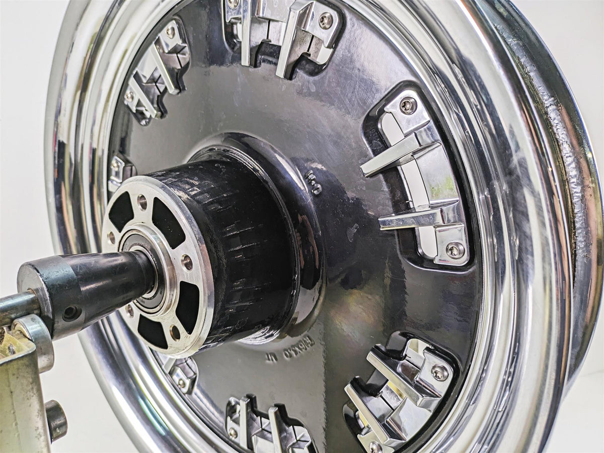 2009 Harley Dyna FXDFSE CVO Fat Bob 16x3 Front Wheel Fang Contrast Crm 43265-09 {{ shop.shopifyCountryName }} - Mototech271