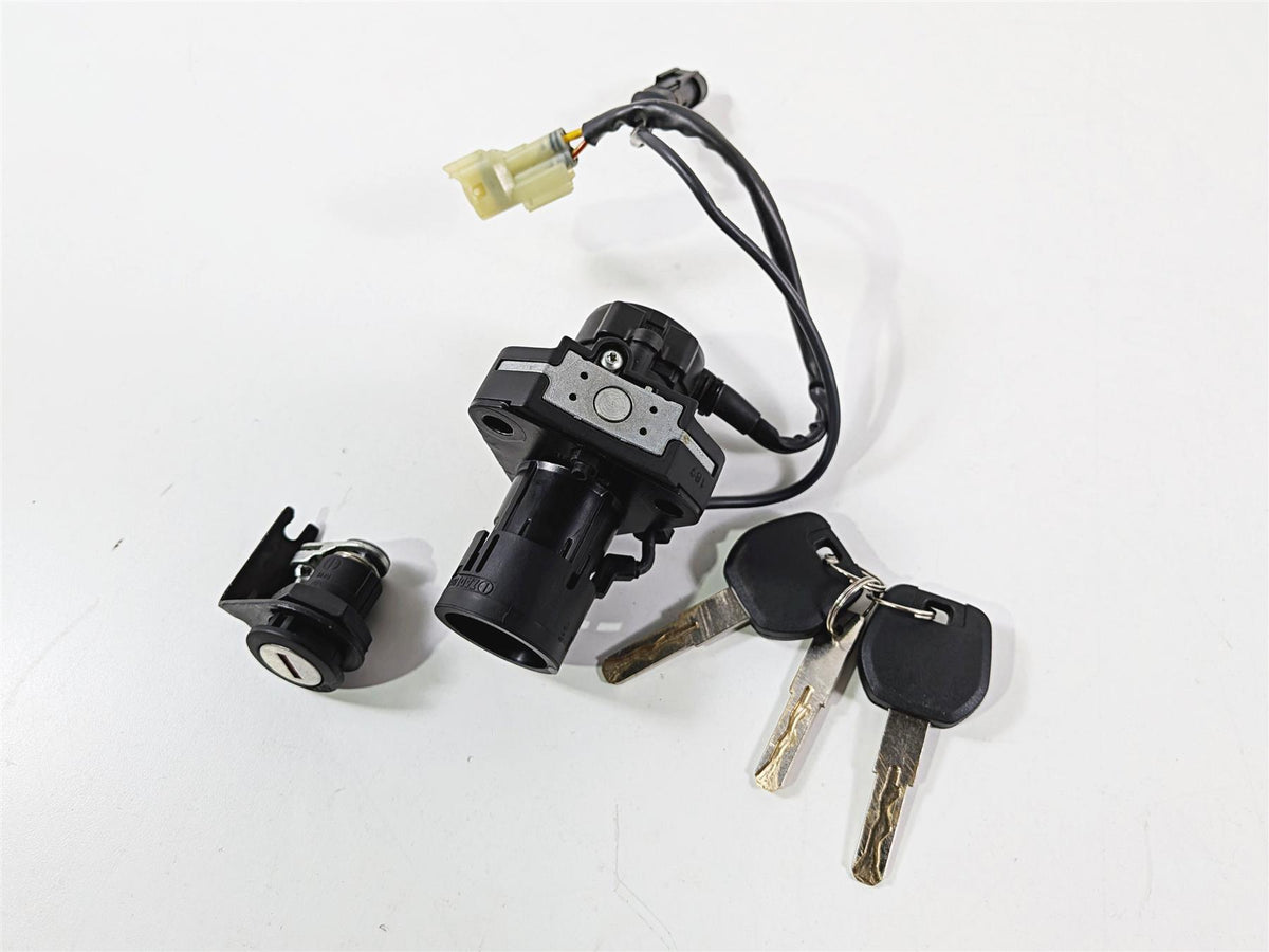 2019 Ducati Panigale V4S V4 S Corse Ignition Switch Key Lock Set 59822131B {{ shop.shopifyCountryName }} - Mototech271
