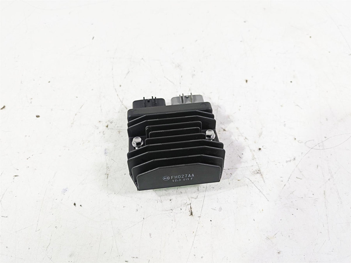 2023 Triumph Street Triple 765 RS Rectifier Voltage Regulator FH027AA T1300675 {{ shop.shopifyCountryName }} - Mototech271