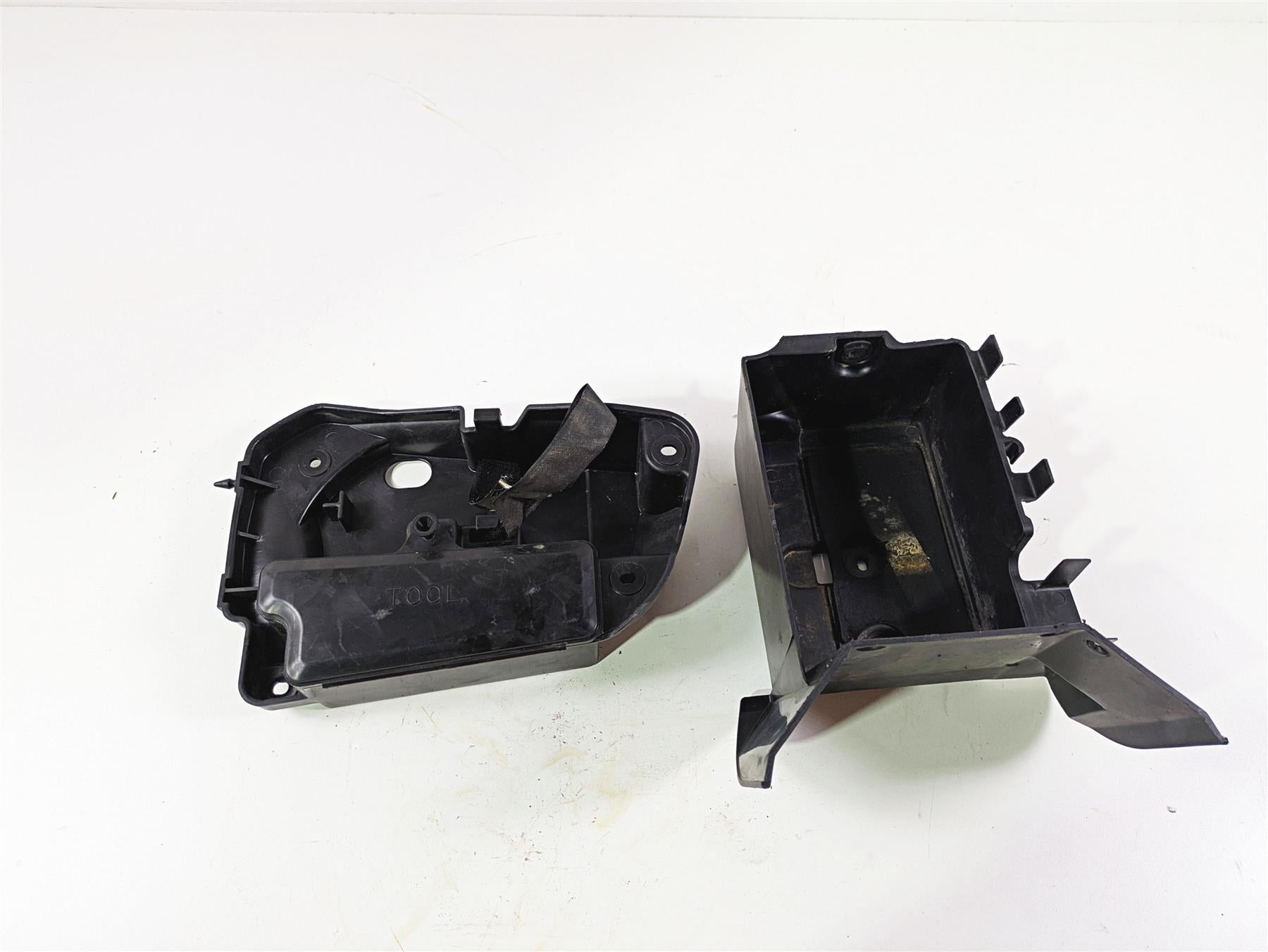 2008 Kawasaki VN1600 Vulcan Nomad Tool Kit & Plastic Carrier Set 32098-1137 {{ shop.shopifyCountryName }} - Mototech271