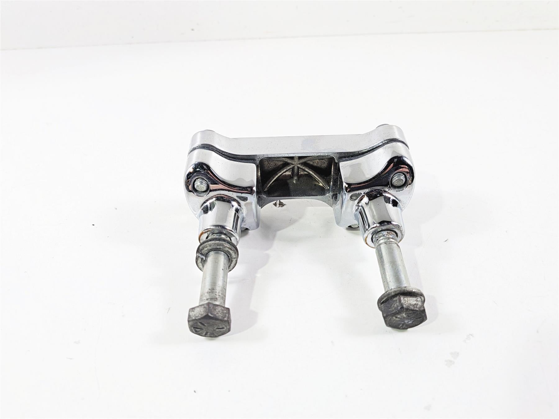 1998 Harley Dyna FXDL Low Rider Handlebar Riser Holder Clamps 56119-77A {{ shop.shopifyCountryName }} - Mototech271