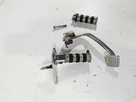 2002 Honda VT1100 Shadow Sabre Right Foot Pegs & Brake Pedal Set 50615-MCK-A00 {{ shop.shopifyCountryName }} - Mototech271