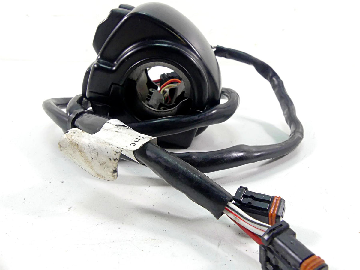 2016 Harley Softail FLS Slim Right Hand Start Stop Control Switch 71500297 {{ shop.shopifyCountryName }} - Mototech271