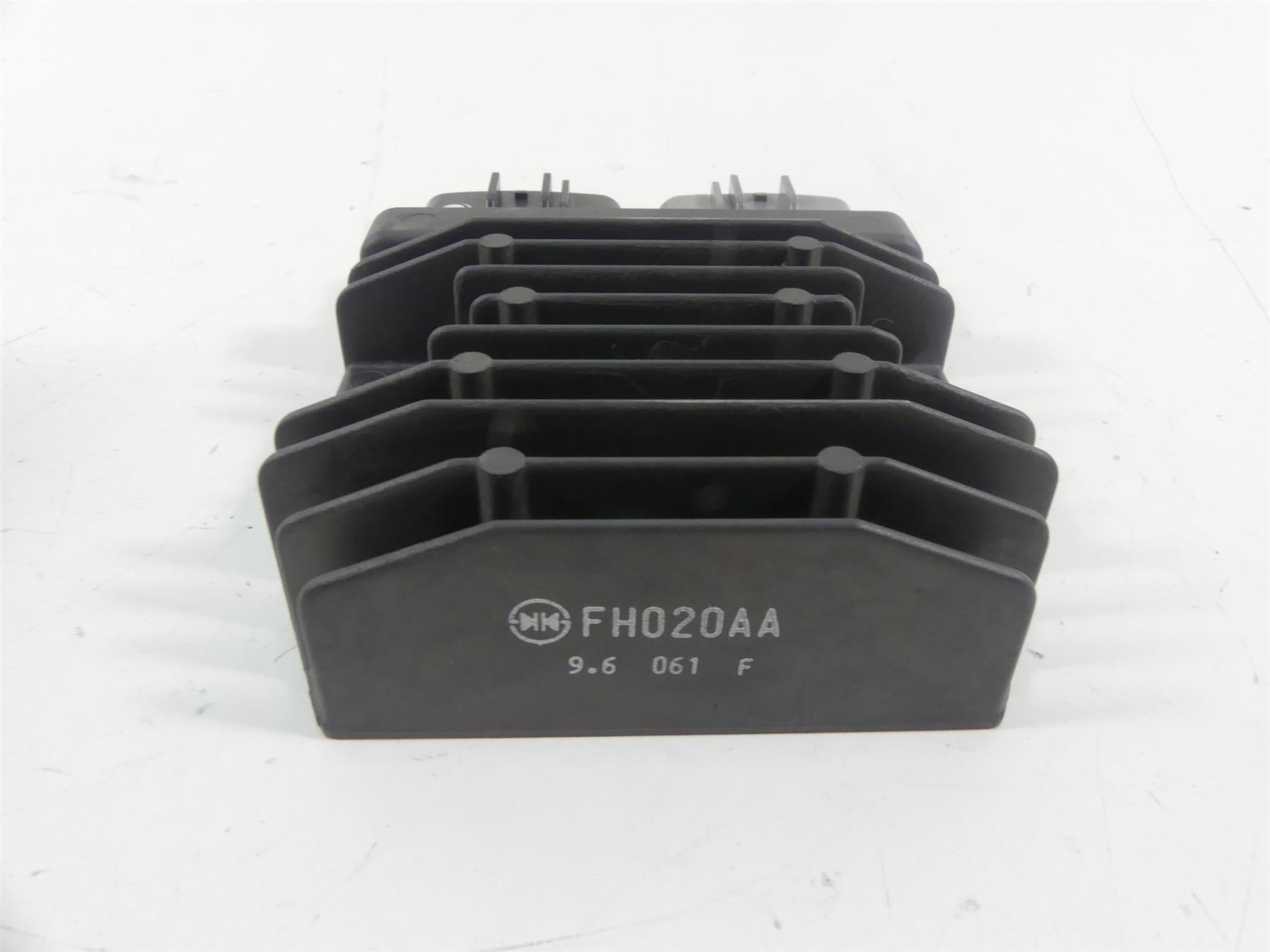 2013 Ducati Streetfighter 848 Rectifier Voltage Regulator 54040191A FH020AA {{ shop.shopifyCountryName }} - Mototech271