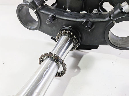 2018 Aprilia RSV4 RR Lower Triple Tree Steering Clamp 2B003923 848736 890848 {{ shop.shopifyCountryName }} - Mototech271