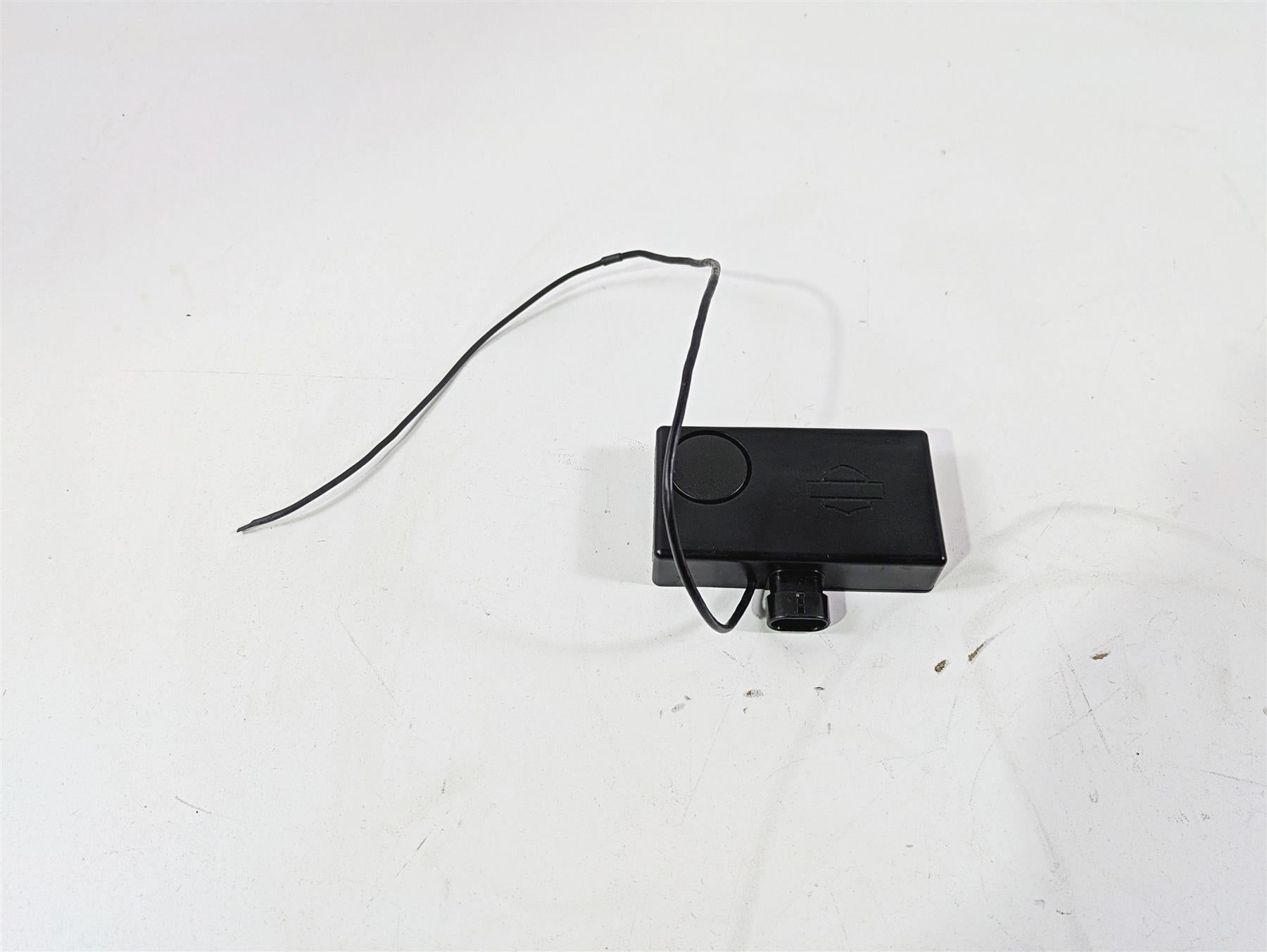2009 Harley Touring FLHX Street Glide Alarm Box Security Siren 68970-06 {{ shop.shopifyCountryName }} - Mototech271