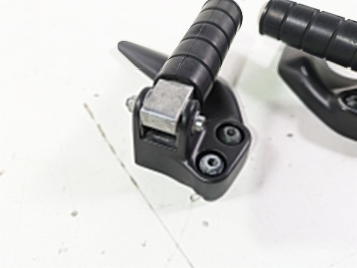 2007 Yamaha XVS1300 V-Star Tour Rear Passenger Footpeg Set 3D8-27430-00-00 {{ shop.shopifyCountryName }} - Mototech271