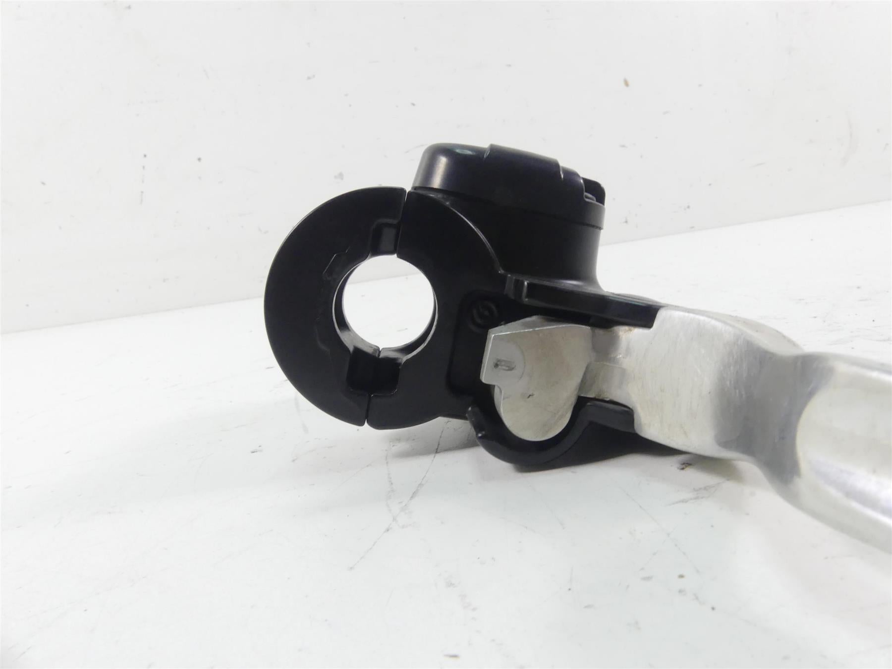 2013 Harley VRSCDX Night Rod Special Front Brake Master Cylinder 11/16 44551-08F {{ shop.shopifyCountryName }} - Mototech271