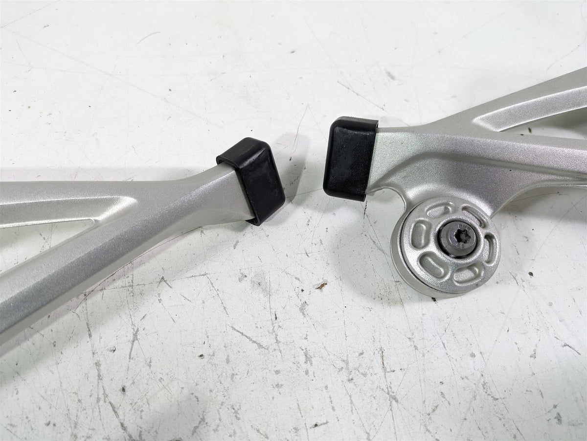 2022 BMW R1250 RT K052 Rear Passenger Foot Peg Rest Set 46718534789 46718534790 {{ shop.shopifyCountryName }} - Mototech271