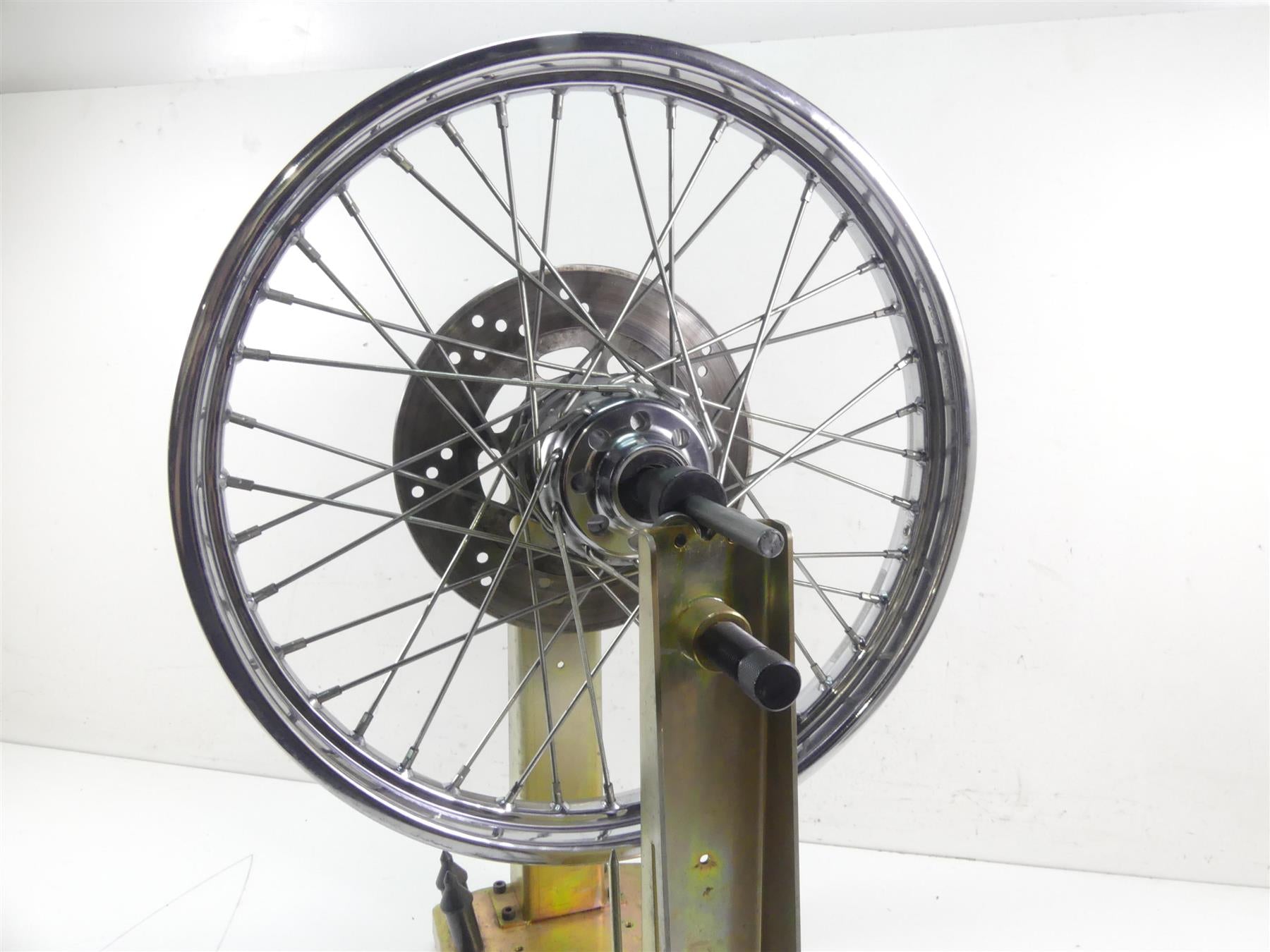 1999 Harley FXSTS Softail Springer 21x2.15 Front Wheel Spoke Rim - Read 43676-88C {{ shop.shopifyCountryName }} - Mototech271