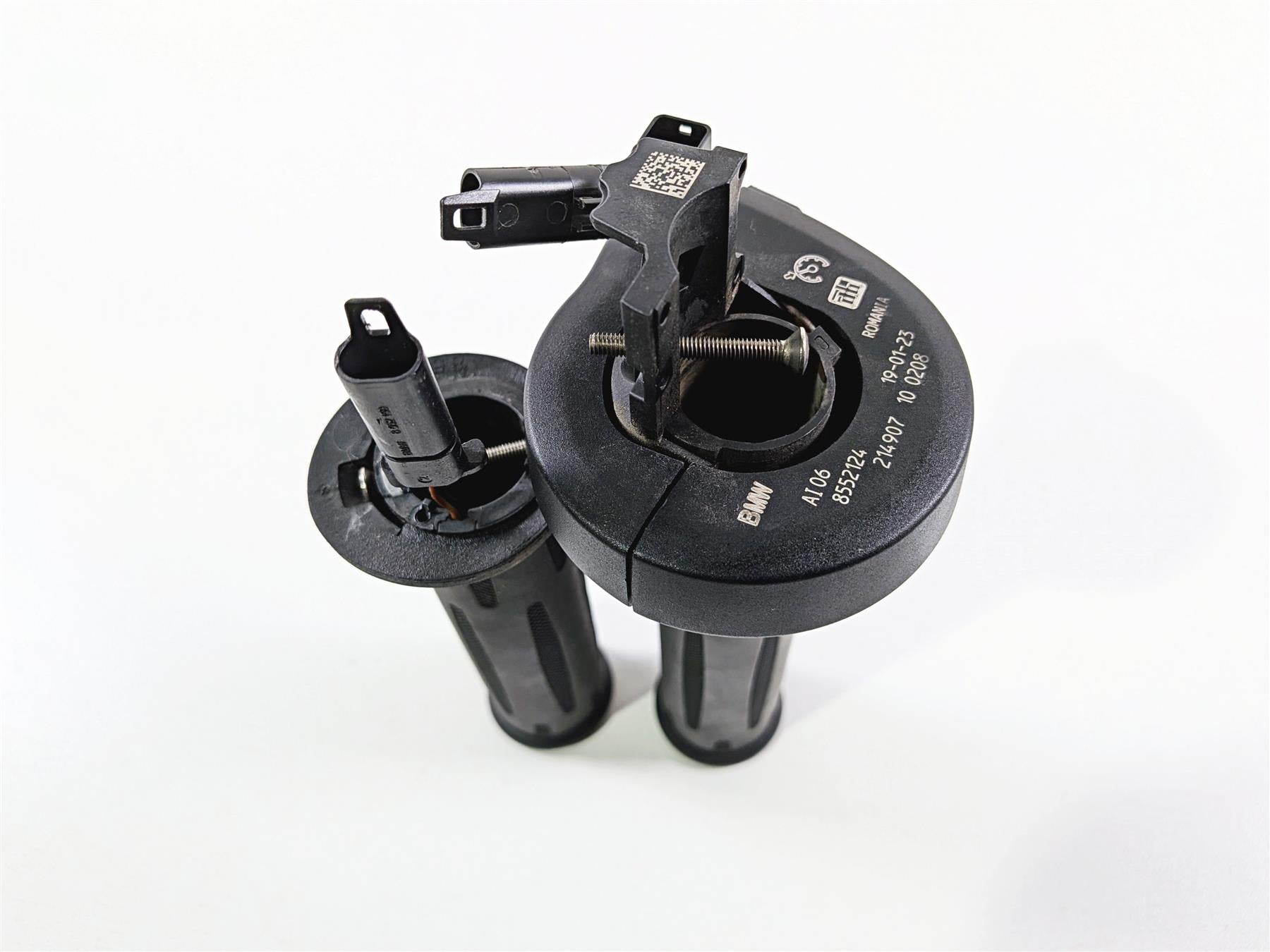 2023 BMW R1250RT RTP K52 Heated Left Right Hand Grip Set 61318549455 61318552124 {{ shop.shopifyCountryName }} - Mototech271