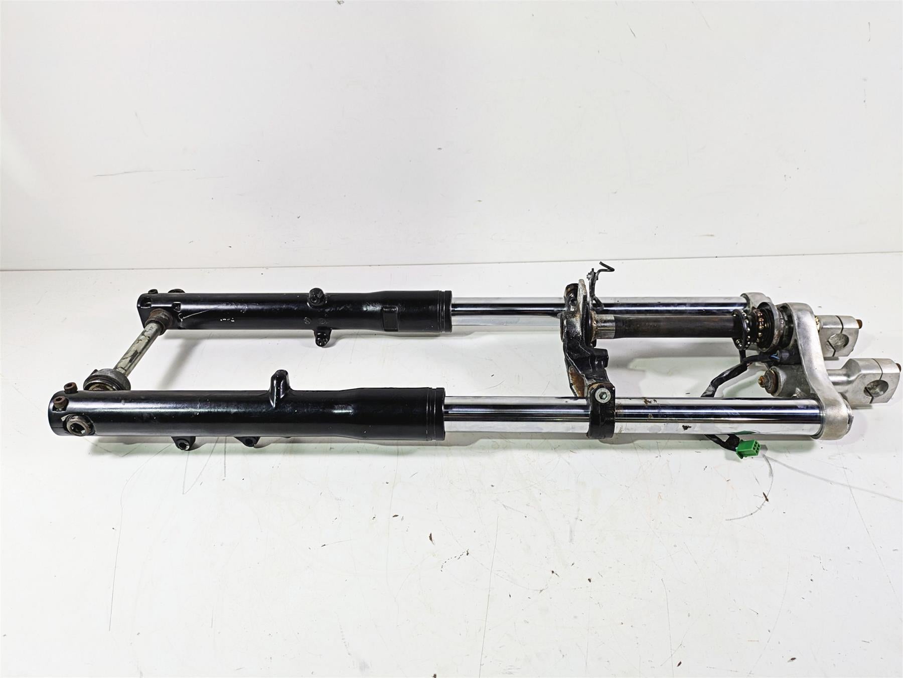 2002 Honda VT1100 Shadow Sabre Straight Front Forks + Triple Trees 51400-MCK-A01 {{ shop.shopifyCountryName }} - Mototech271