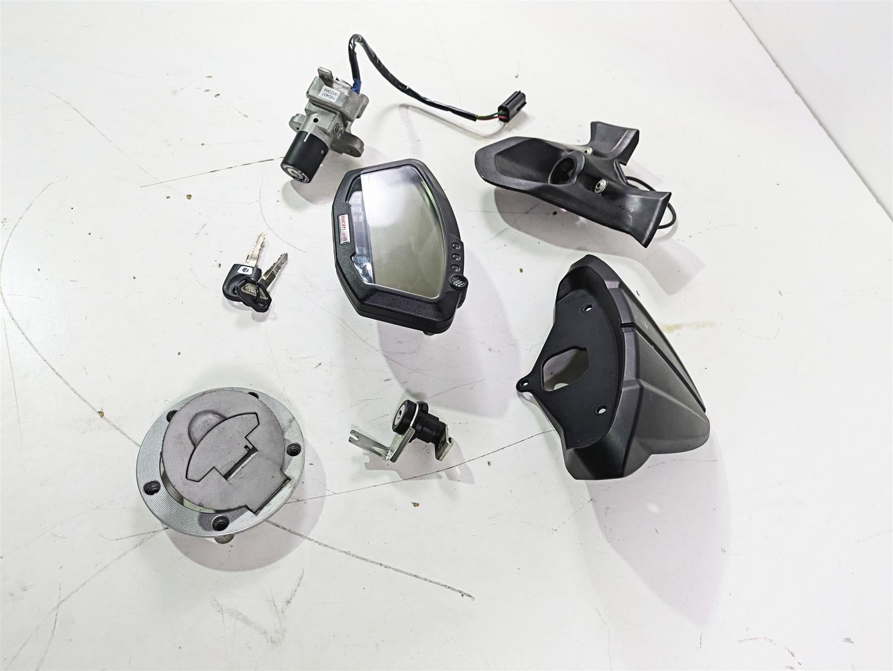 2008 Ducati SBK 1098 S Speedometer Ignition Switch Key Set 10k 40610603A {{ shop.shopifyCountryName }} - Mototech271