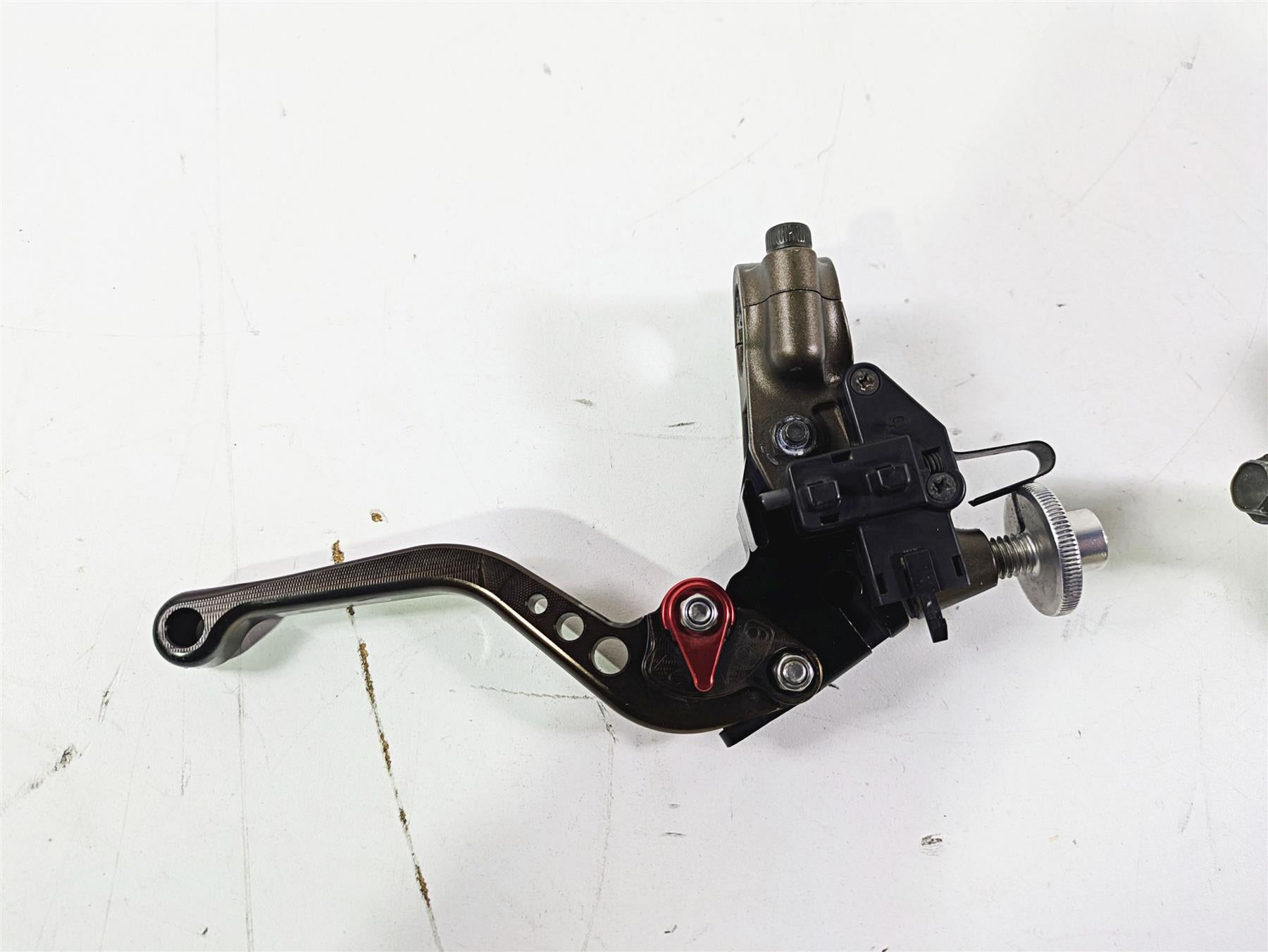 2005 Kawasaki ZX1000 ZX10R Ninja Clutch Perch & Master Cylinder -Read 43015-0031 {{ shop.shopifyCountryName }} - Mototech271