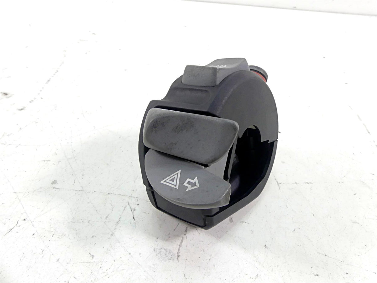 2009 BMW R1200 GS K25 Right Hand Heat Start Stop Control Switch 61317694982 {{ shop.shopifyCountryName }} - Mototech271