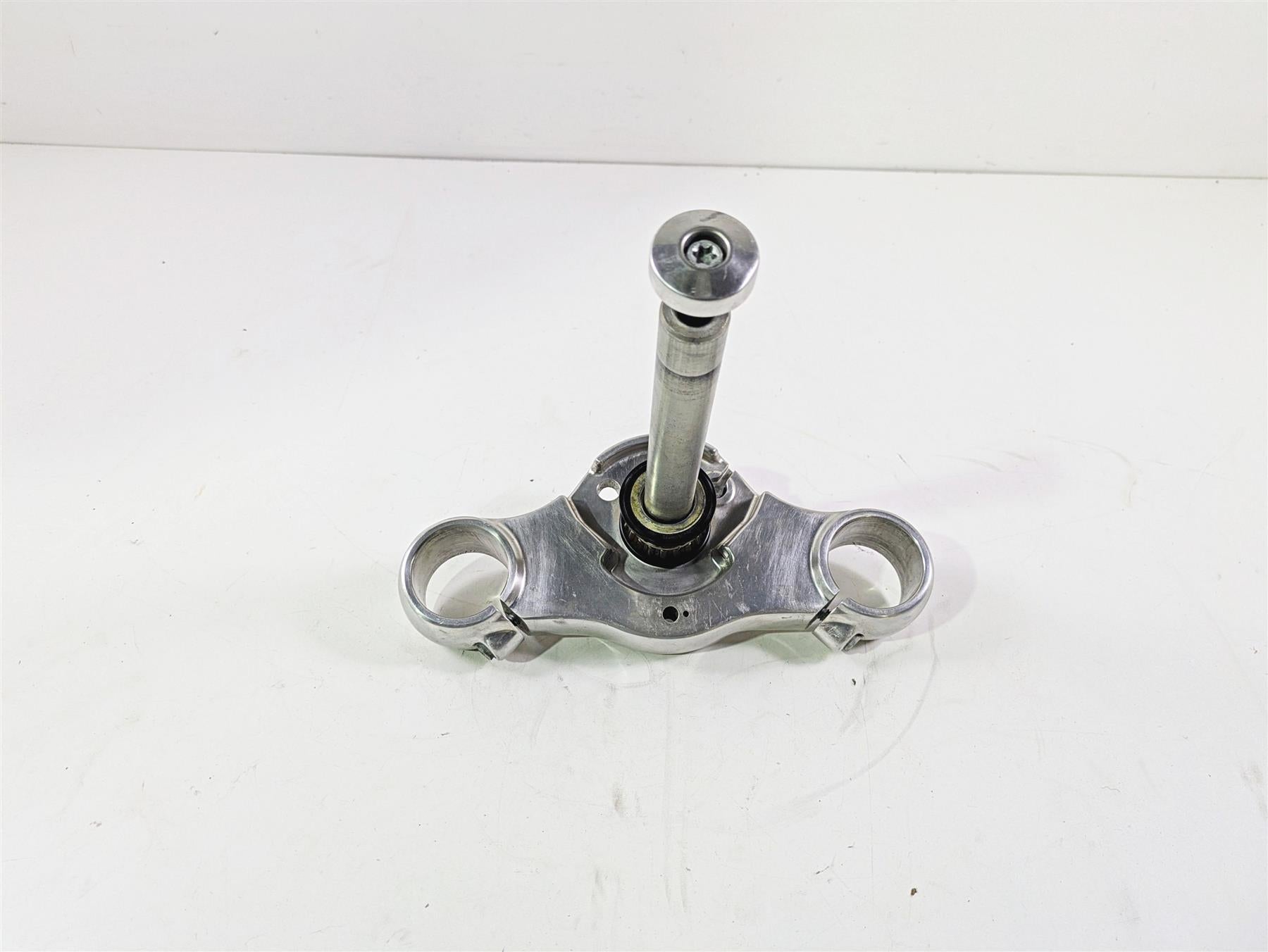 2020 Harley Softail FXST Standard Lower Triple Tree Steering Clamp 45900299 {{ shop.shopifyCountryName }} - Mototech271
