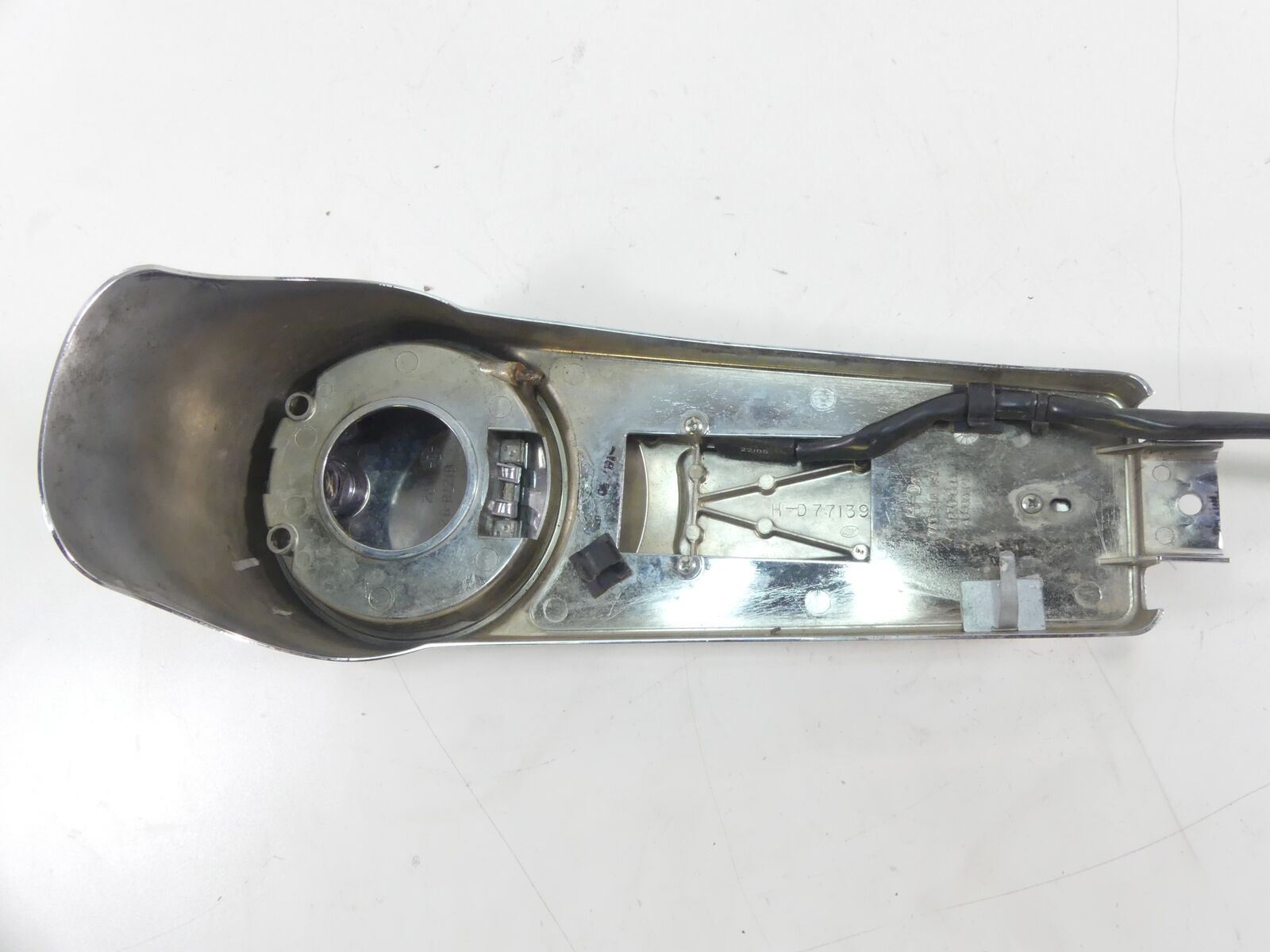 2006 Harley Touring FLHCU SE CVO Fuel Tank Dash Cover Fairing - Dented 61270-98A {{ shop.shopifyCountryName }} - Mototech271
