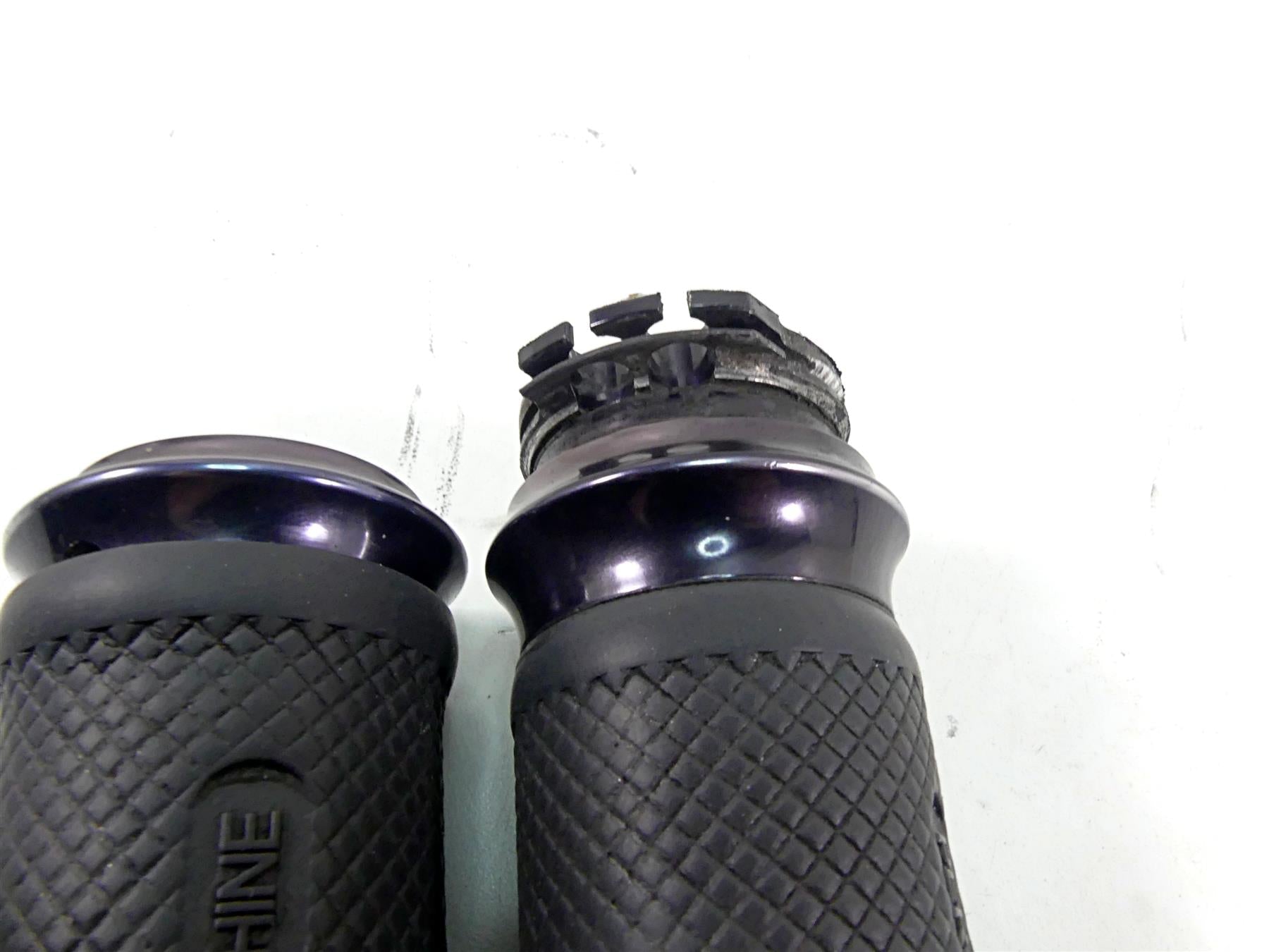 2014 Harley Dyna FXDB Street Bob Performance Machine Hand Grip Set 0063-2027-B {{ shop.shopifyCountryName }} - Mototech271